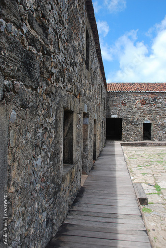 fort of the wise men
