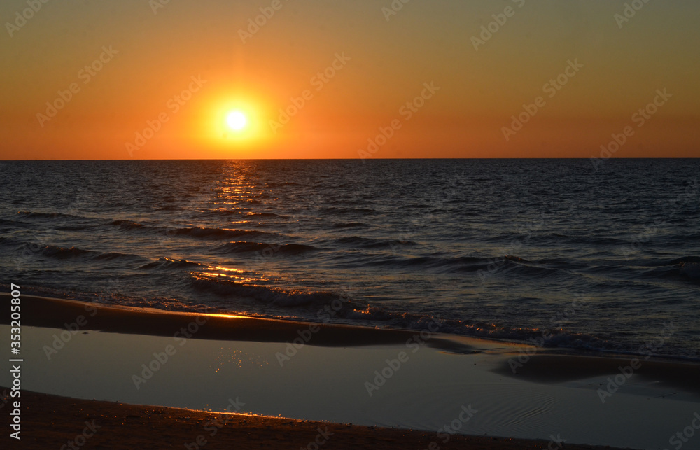 Obraz premium sea water sky cloads nature sunset