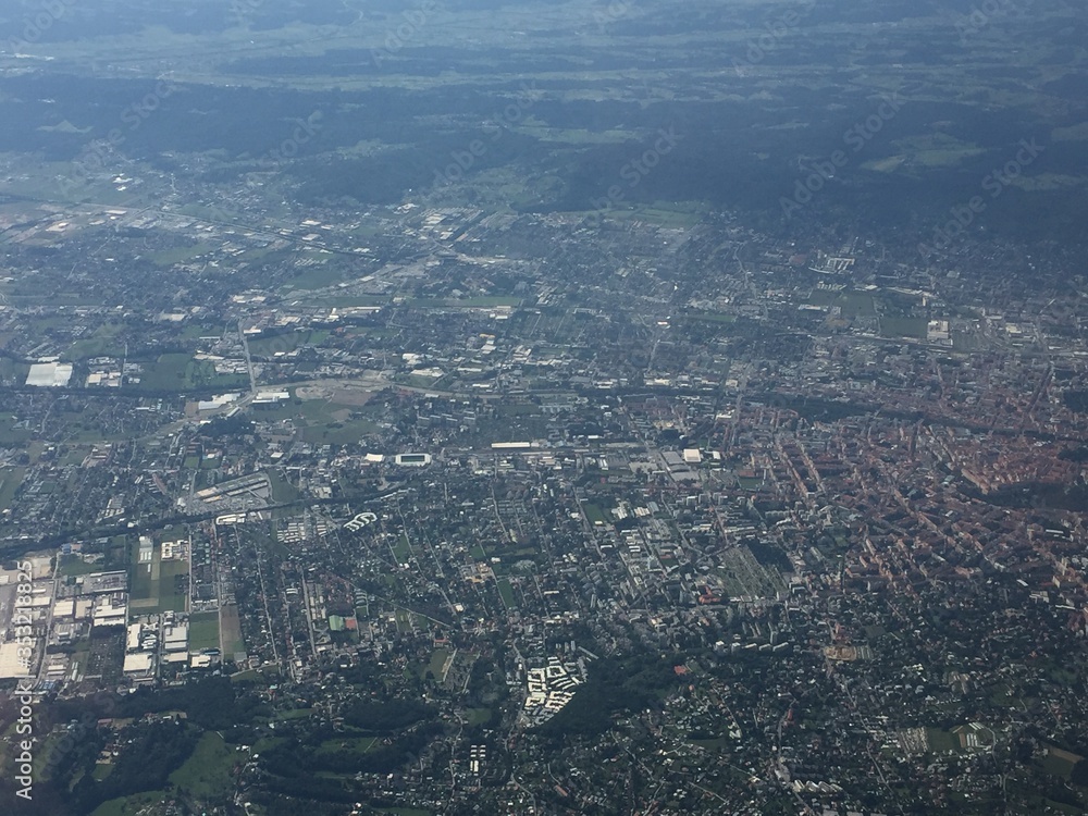 Rundflug mit dem Propellerflugzeug über Oesterreich August 217