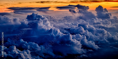 Fototapeta Naklejka Na Ścianę i Meble -  Sunset Above the Clouds
