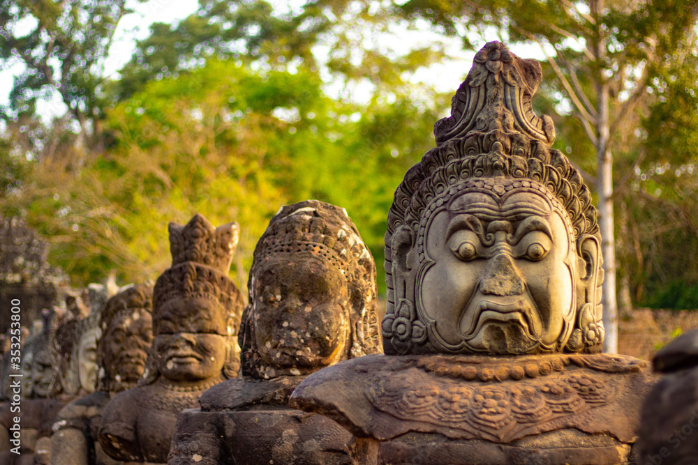 Fototapeta premium Piękny widok na świątynię Angkor Thom w Siem Reap w Kambodży.