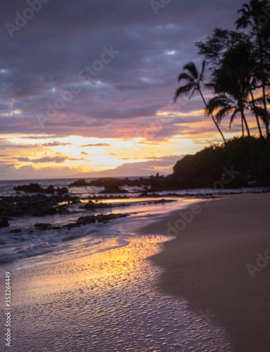 Fototapeta Naklejka Na Ścianę i Meble -  Sunset from Makena Cove on Maui