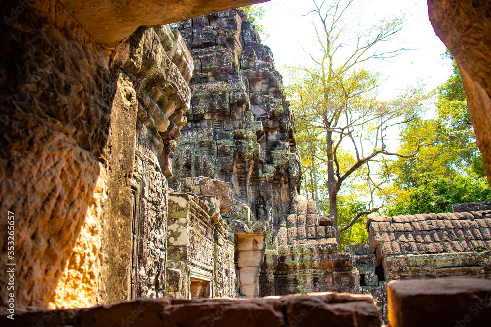 Naklejka premium Piękny widok na świątynię Angkor Wat w Siem Reap w Kambodży.