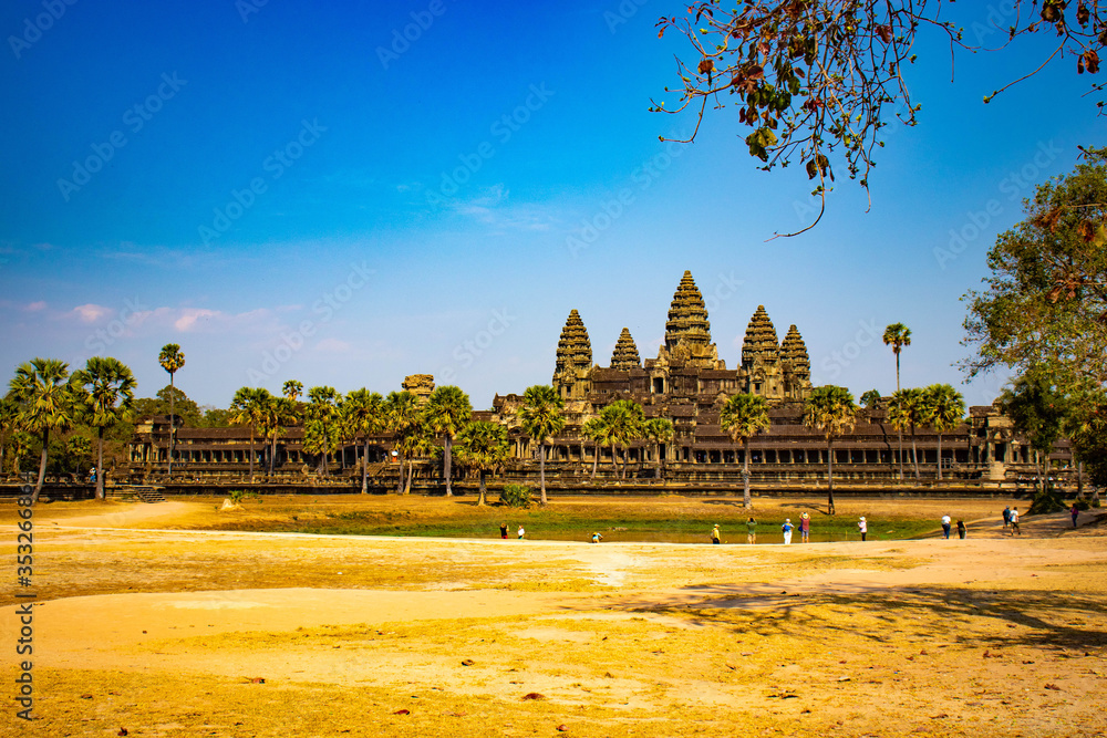 Obraz premium Piękny widok na świątynię Angkor Wat w Siem Reap w Kambodży.