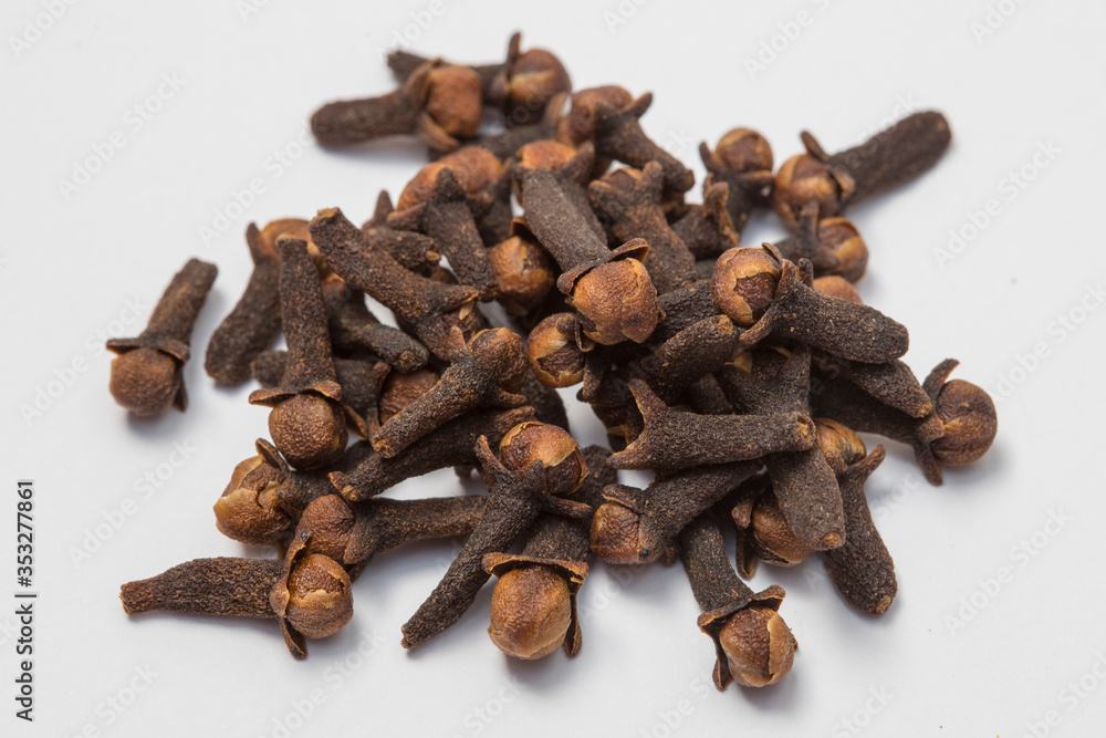Cloves Cloves