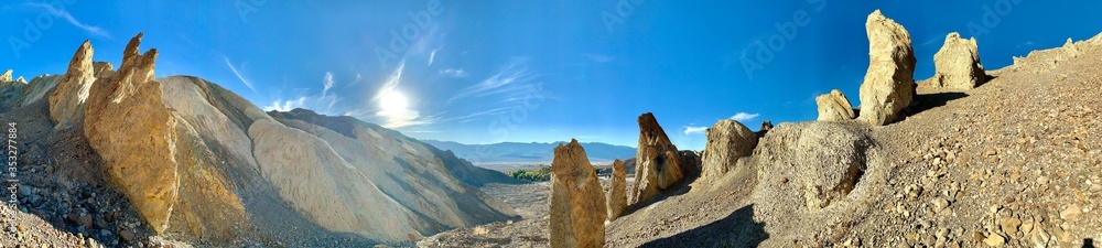 Obraz premium Strange rocks at Furnace Creek in Death Valley