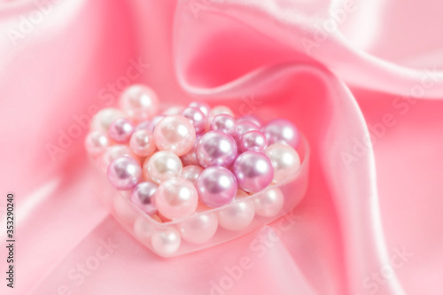 Shoot beautiful pearls up close © dong