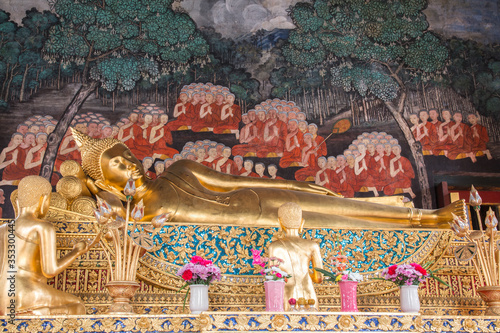 Wat Bowonniwet Wihan (Pavaranivesh Vihara Rajavaravihara), Phra Nakhon district, Bangkok, Thailand. photo