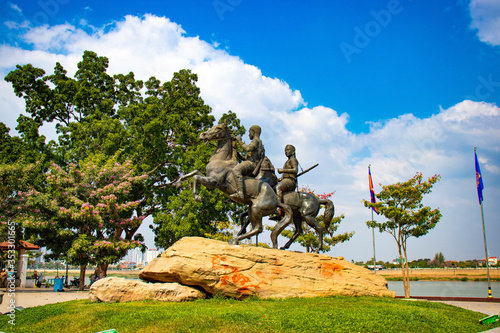 A beautiful view of statues in Phnom Penh, Cambodia.