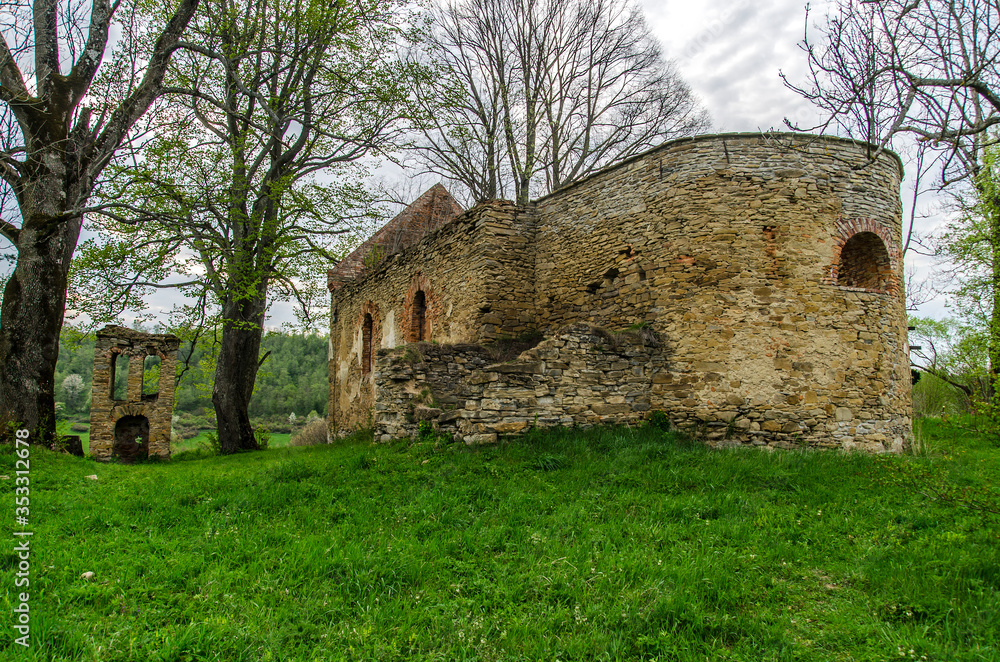 Ruiny cerkwi w miejscowości Krywe Bieszczady  - obrazy, fototapety, plakaty 