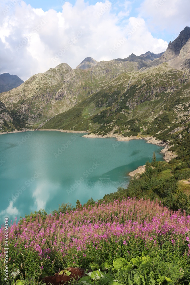 Naklejka premium lago del barbellino a Bergamo