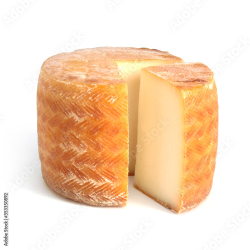 Petit basque : fromage de brebis,  spécialité du Pays Basque en France