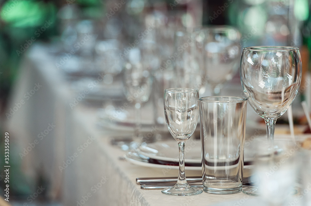 Simple and elegant wedding or festive table setting.