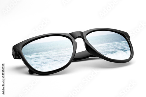 sea blue Reflection Black sunglasses