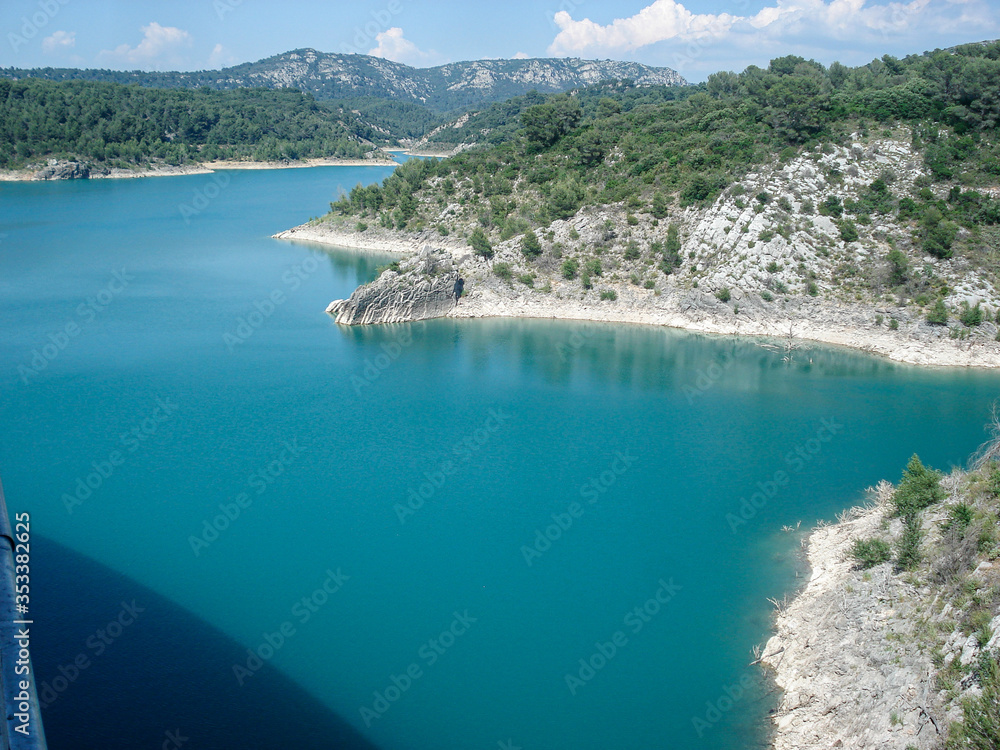 Lac de Barrage de Bimont proche d'Aix-En-Provence