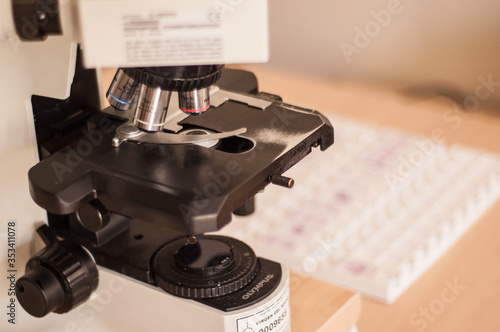 microscopio para diagnóstico de citología