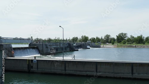 Der Rheinlauf bei Breisach am Rhein. Rheinregulierung. Staustufe zwischen Vogelgrün und Marckolsheim - Der Oberrheinausbau zwischen Basel und Karlsruhe
 photo