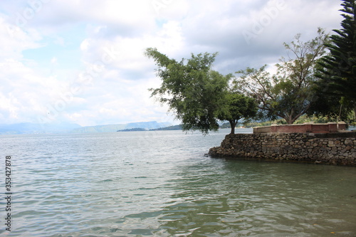lake toba 