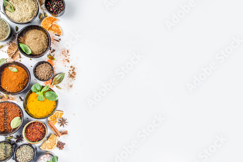 Foto Set of Spices and herbs for cooking