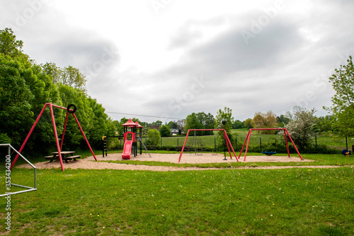 Leerer Spielplatz beim Dorf Sieseby, Halbinsel Schwansen, Schlei, Schleswig-Holstein, Deutschland