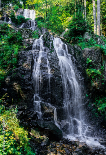 Cascades du Tendon dans les montagnes vosgiennes en France