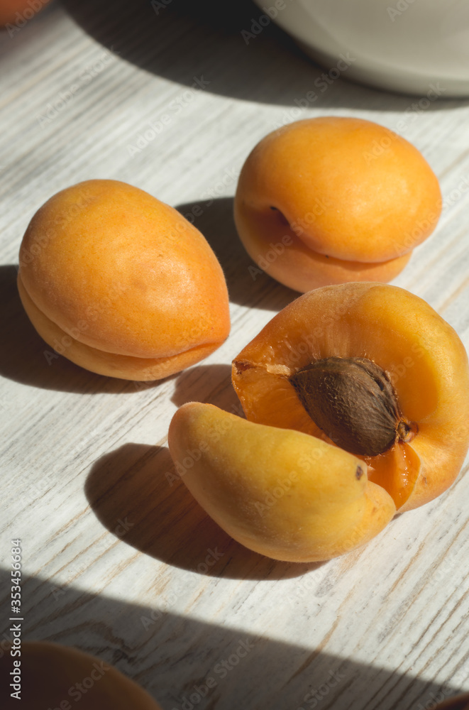 Fresh apricots on a table
Fresh apricots on a table