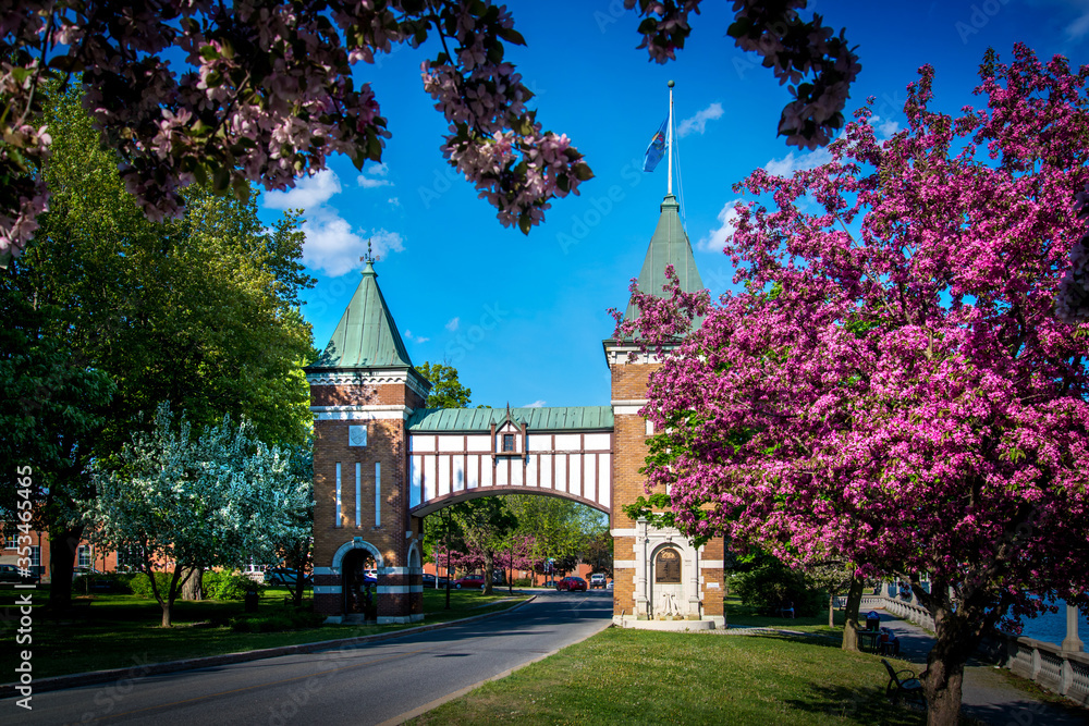 Fototapeta premium La porte des anciens maires is commemorative gate to the mayors of the city of Saint-Hyacinthe, Quebec, Canada