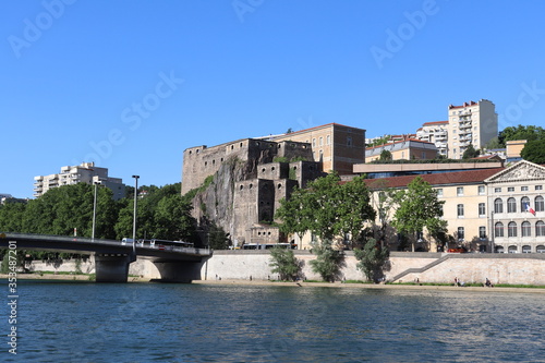 Le fort Saint Jean à Lyon, au bord du fleuve Saône, devenu ecole nationale des finances publiques ou ENFIP - Ville de Lyon - Département du Rhône - France
