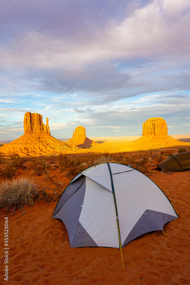 Wild Camping in Monument Valley