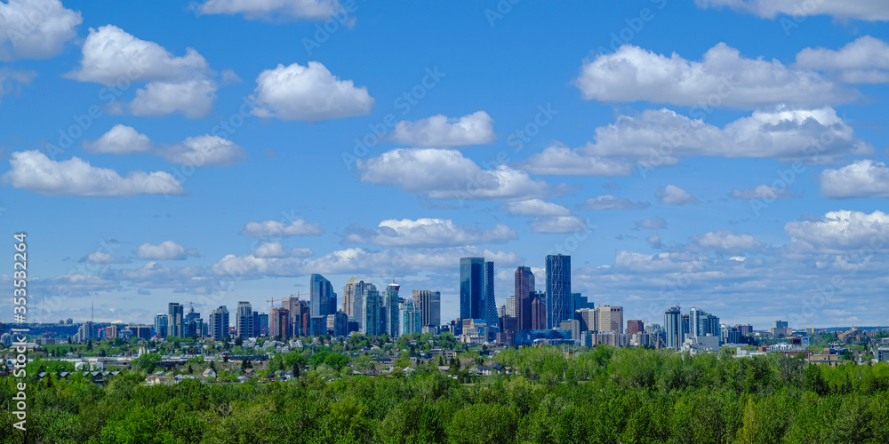 Fototapeta premium Downtown Calgary Skyline panorama showing downtown core - banner