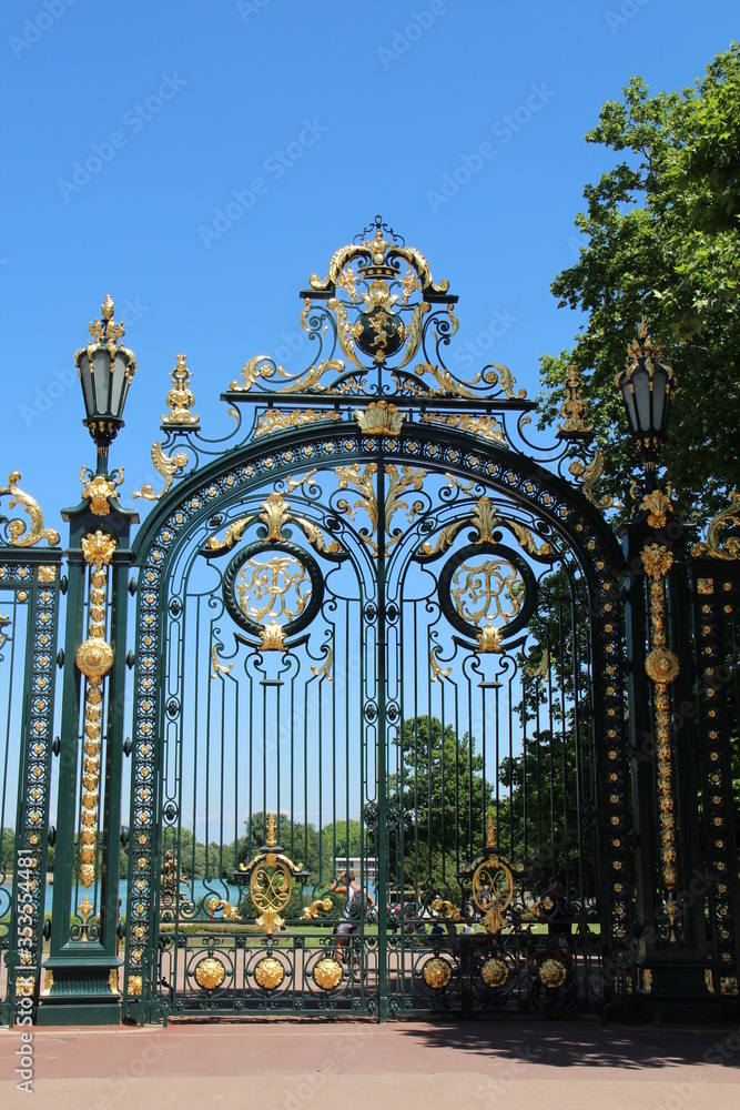 Obraz premium Parc de la tête d'or , Lyon (portail entrée principale)