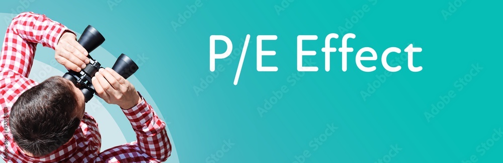 Naklejka premium P/E Effect. Businessman (man) looks through binoculars. Birds eye view. Focus on text. Blue Background. Business, Finance, Statistics, Analysis, Economy
