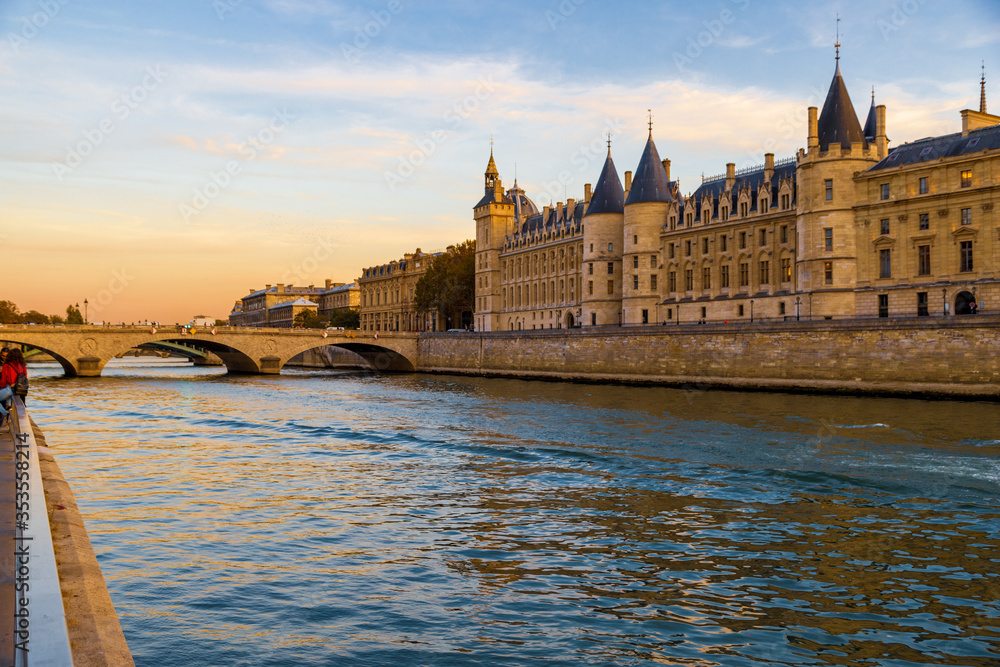 Fototapeta premium view of paris france