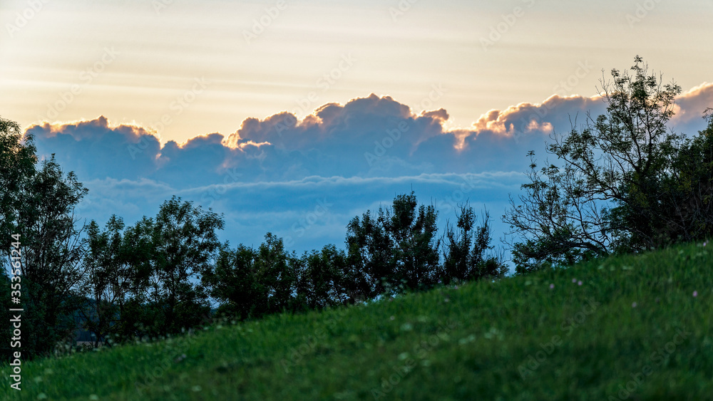 Fototapeta premium Soir d'été à la campagne