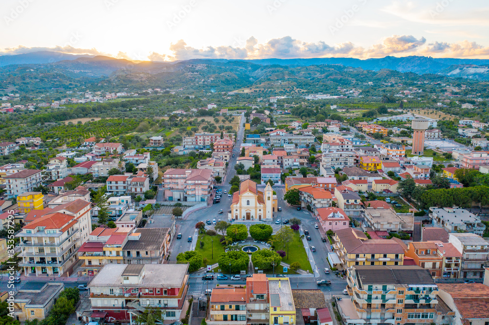 Ardore Marina, città in Calabria. Vista aerea con mare in Estate