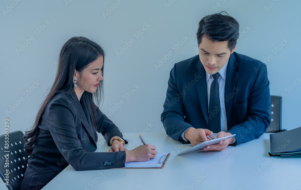 Head and subordinate which is a team of professionals and colleagues being consulted at office