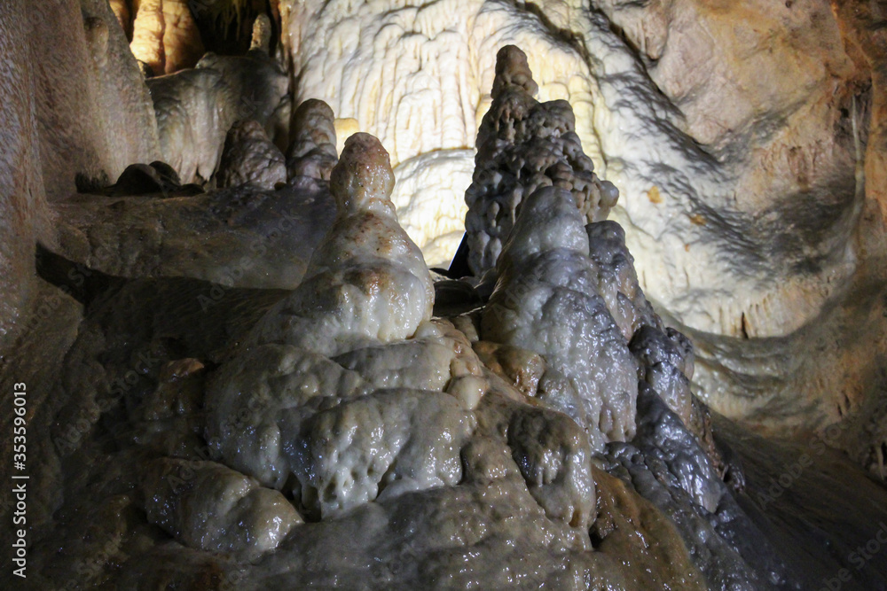 Visita alla Grotta del Fico nel bellissimo Golfo di Orosei in Sardegna Visita alla Grotta del Fico nel bellissimo Golfo di Orosei in Sardegna