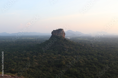 Vue panoramique du Lion Rock depuis Pidurangala Sigiriya Sri Lanka 