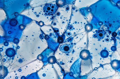 An abstract image consisting of correct and incorrect geometric shapes. Blue-blue tones.