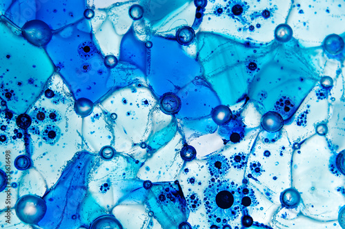 An abstract image consisting of correct and incorrect geometric shapes. Blue-blue tones.