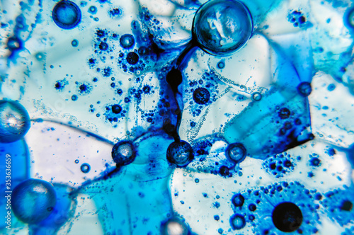 An abstract image consisting of correct and incorrect geometric shapes. Blue-blue tones.