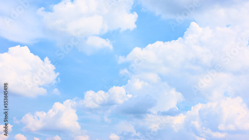 Fototapeta Naklejka Na Ścianę i Meble -  Sky with white haep clouds - Summer cloudscape