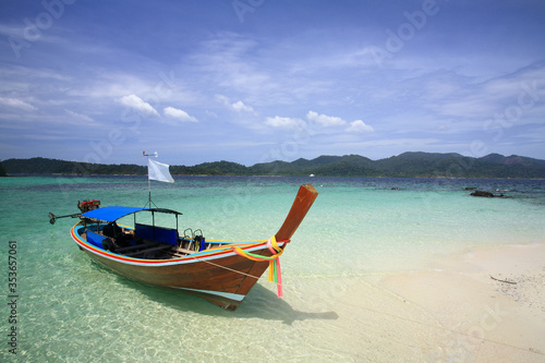 tourist boat in Lipe island