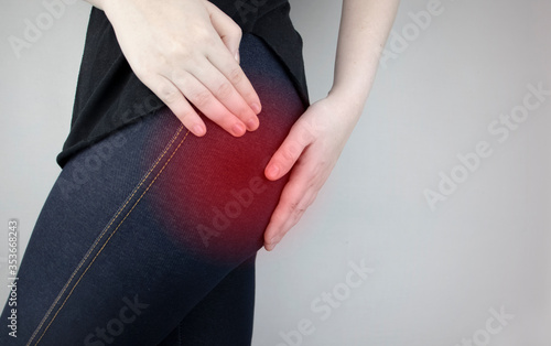A woman suffers from pain in the buttock. The doctor diagnoses the patient piriformis syndrome, pinch of the sciatic nerve, lumbar osteochondrosis or sciatica