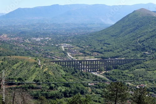 Obraz na płótnie Maddaloni - Acquedotto Carolino dal Santuario di San Michele e Santa Madia del Monte w salonie