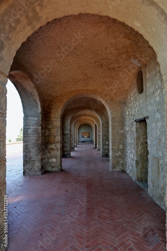 Maddaloni - Porticato del Santuario di San Michele e Santa Maria del Monte