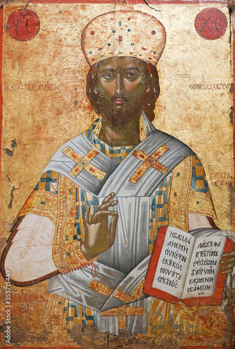 Foto Ancient icon of Christ Great High Priest from the church of Holy Trinity on Corfu, Greece, 16th cent