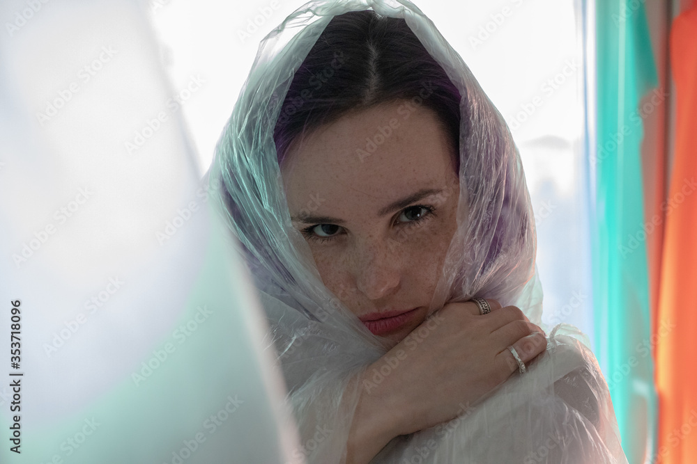 Schöne Frau in Lila, Berlin