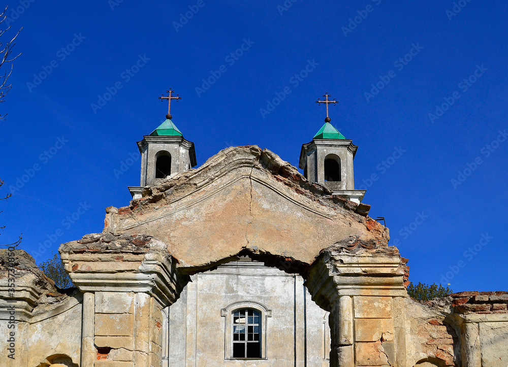 Fototapeta premium Trinity Church in Benitsa, Belarus. Baroque style.