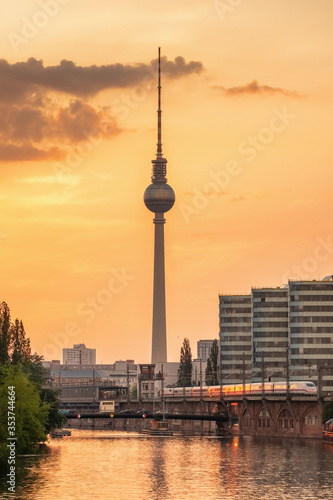 Wall Mural Berline skyline at sunset, Germany